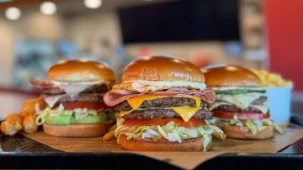 Bunless gluten friendly burger option