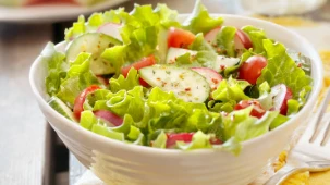 Gluten friendly dinner salad without croutons