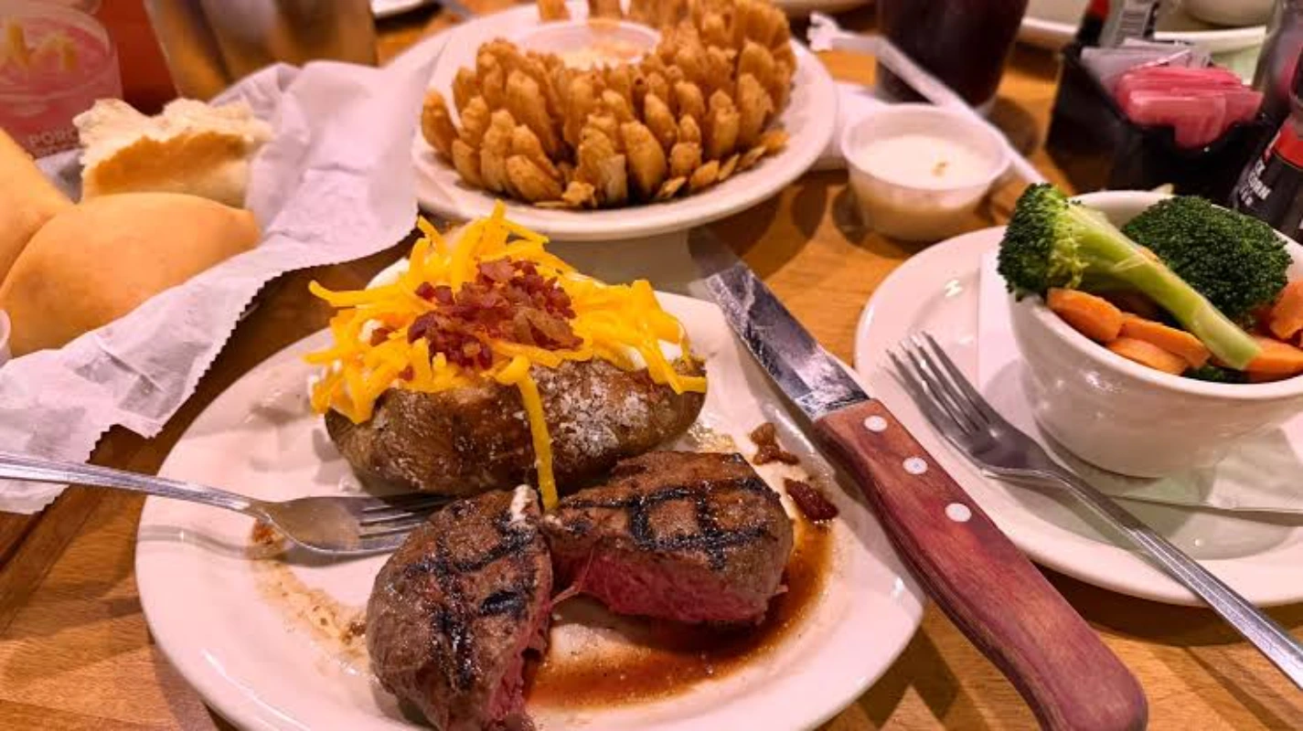 Texas Roadhouse Early Dine menu deal